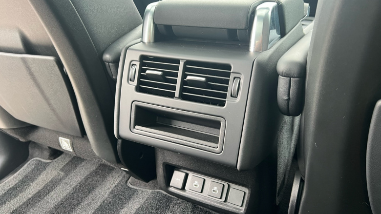 Land Rover Discovery 3.0 D300 R-Dynamic SE 5dr Auto Diesel Station Wagon